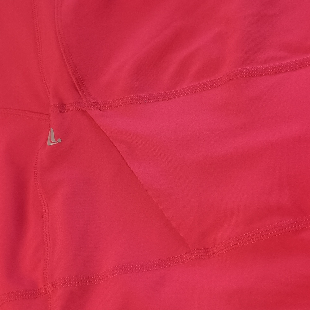 Fabletics Red Bike shorts With 2 pockets. Gently used. Size 1X - Picture 6 of 7